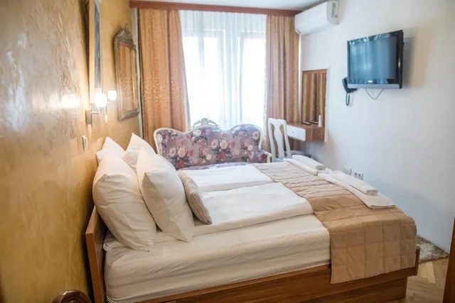 Comfort, Double or Twin Bed, Hotel Herc 4/4