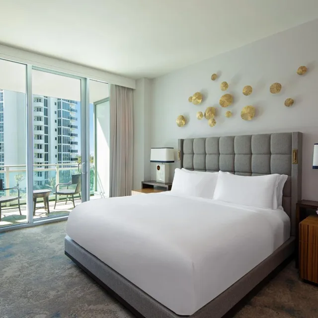 2 Bedrooms, Suite, King Bed, 2 Queen Beds, Coastline View، Ritz Carlton Bal Harbour 1/3