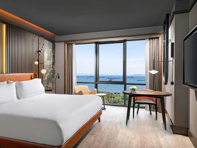 Superior, Sea Side، Movenpick Hotel Istanbul Marmara Sea 1/3