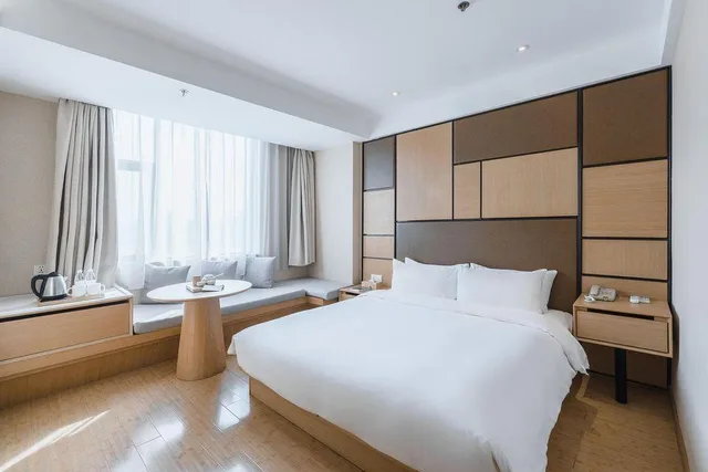Superior, Queen Bed, Ji Hotel (Shanghai Zhoupu Wanda Plaza) 1/3