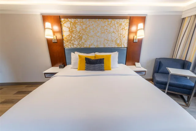 Room, King Bed, The Westfield Inn, BW Signature Collection 5/9