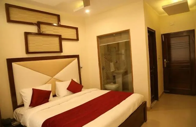 غرفة ديلوكس بسرير مزدوج، Hotel Eurasia Mohali Airport 1/5