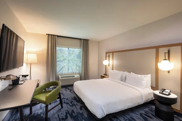 غرفة بسرير كينج، Fairfield Inn & Suites by Marriott Arkadelphia 1/2