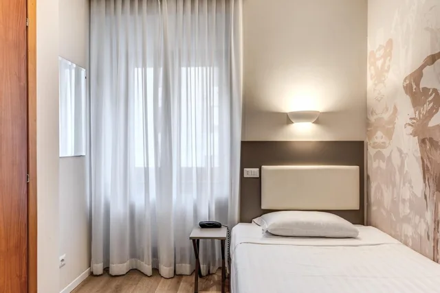 غرفة سوبيريور مفردة، Flower Garden Hotel 5/8