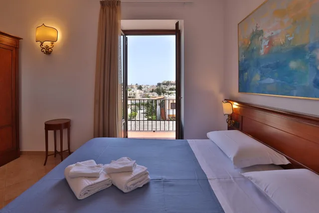 غرفة بسرير مزدوج بإطلالة على البحر، Hotel Villa de Pasquale 1/7