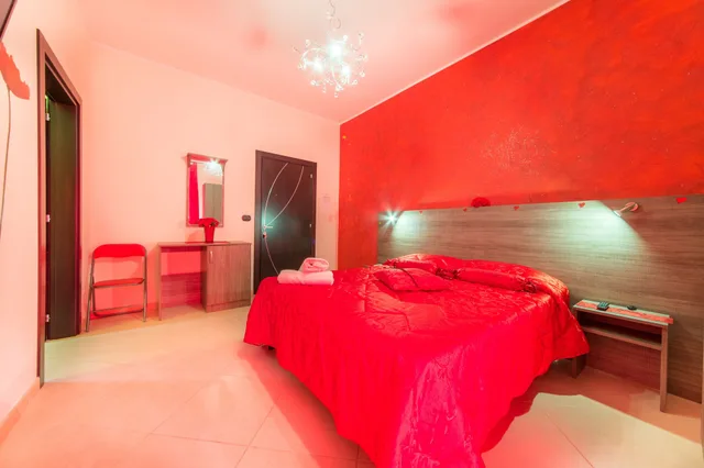 غرفة ديلوكس بسرير كوين، B&B Rosso Salento 1/9