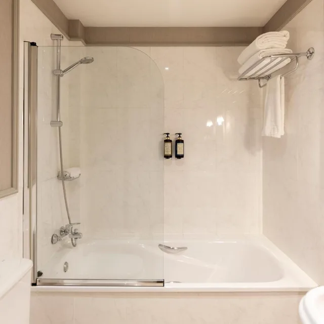 غرفة بسرير مزدوج بشرفة، HOTEL PAX TORRELODONES 5/5