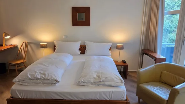 غرفة بسرير كوين، Wald & Golfhotel Lottental 3/7