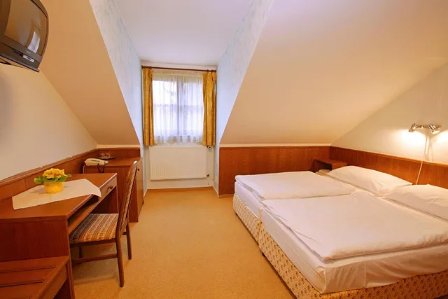 غرفة قياسية بسرير مزدوج أو سريرين منفصلين، Floret Hotel 1/10