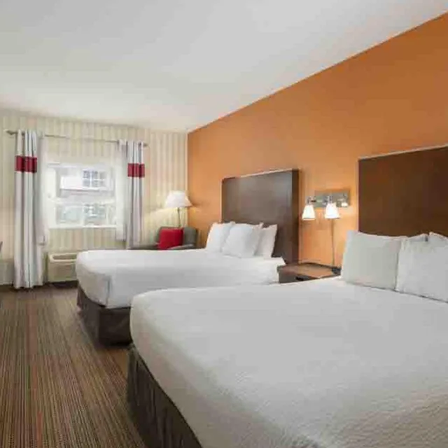 2 Bedrooms, Suite, 1.5 Bathrooms, Four Points By Sheraton Prince George 7/10