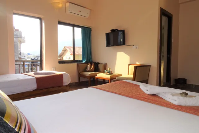 غرفة ديلوكس بسرير مزدوج أو سريرين منفصلين بشرفة، Hotel Karuna 3/6