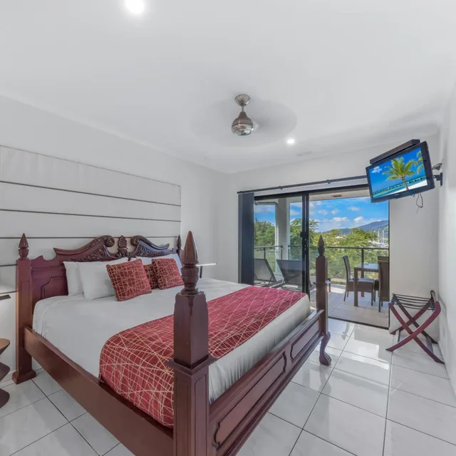 2 Bedrooms, Penthouse, 2 Bathrooms, Hot Tub, Balcony, Top Floor، at Waterfront Whitsunday Retreat - Adults Only 2/7