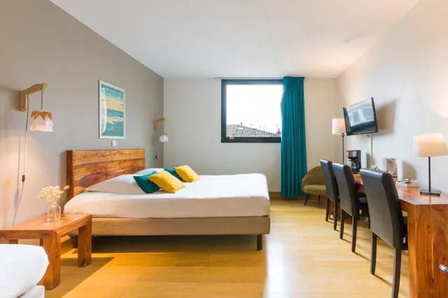 غرفة ثلاثية بسرير مزدوج وسرير فردي، Aparthotel Victoria Garden Bordeaux Center 3/7
