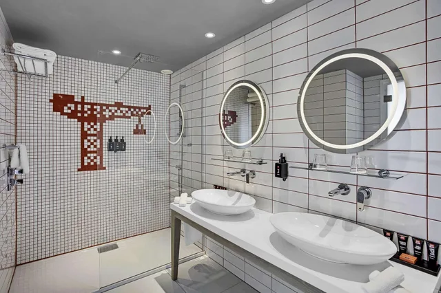 Feature, Suite، Radisson Red Glasgow 3/4