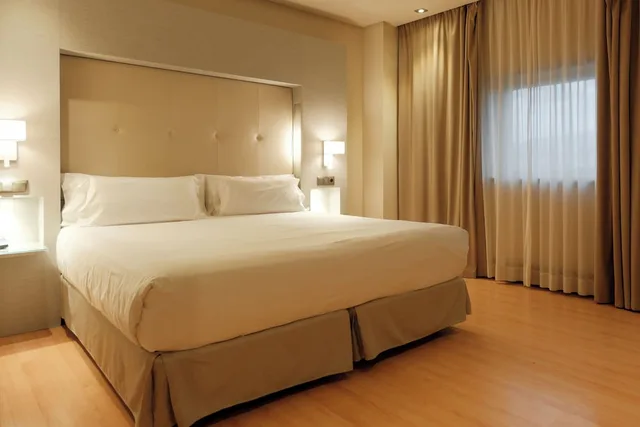 Master, Deluxe, Suite, 4 Beds, Barcelo Granada Congress 2/3