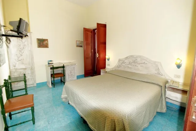 غرفة بإطلالة على البحر بشرفة، Hotel La Certosa 1/1