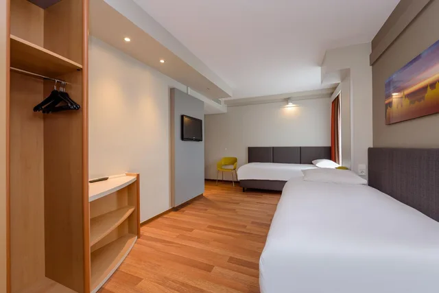 غرفة بسريرين منفصلين، Ibis Wuerzburg City 1/10