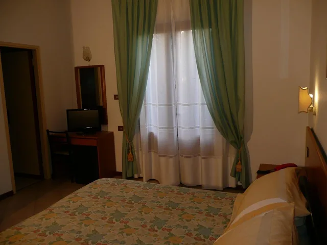 غرفة بسرير مزدوج بشرفة، Hotel Astor Victoria 5/5