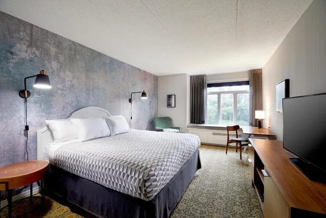 Estate, Guest Room, King Bed, Accessible، Tarrytown House Estate 1/1