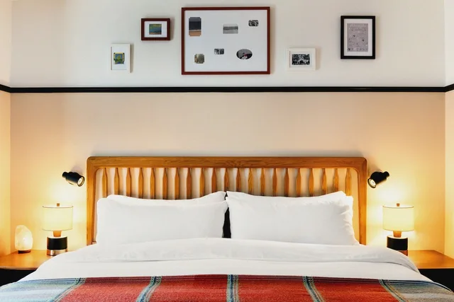 Study, Queen Bed, Accessible، Eaton Dc 1/5