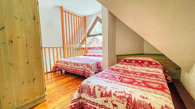 دوبلكس بسرير كينج وسرير فردي بغرفة نوم واحدة مع أريكة، Residence villa Frejus 9/10