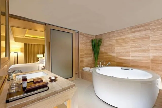Club Deluxe Premium King, Dusit Thani Krabi Beach Resort 4/11