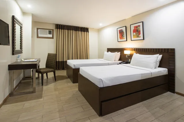 Deluxe, Double or Twin Bed, Golden Prince Hotel And Suites 1/1