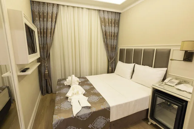 غرفة قياسية ثلاثية، Villa Sweet Hotel 1/2