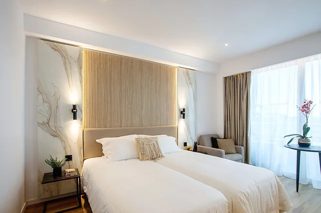 Superior, Lateral Side Sea View, Accessible، Cavo Maris Beach Hotel 1/3