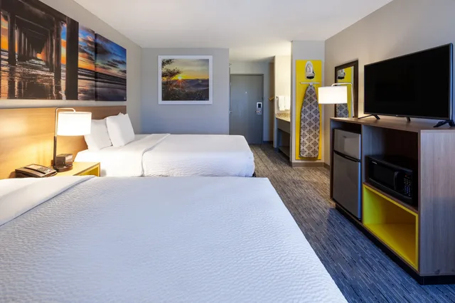 غرفة قياسية بسريرين كوين، Days Inn by Wyndham Sturtevant / Racine / Mount Pleasant 2/8