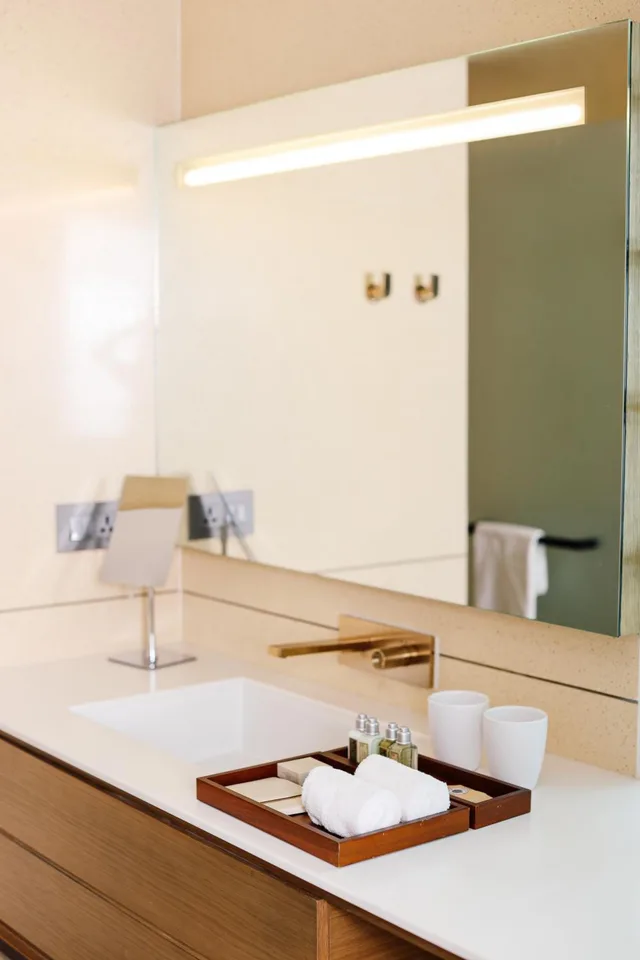 Atrium King Bed، Hotel KVL 2/3