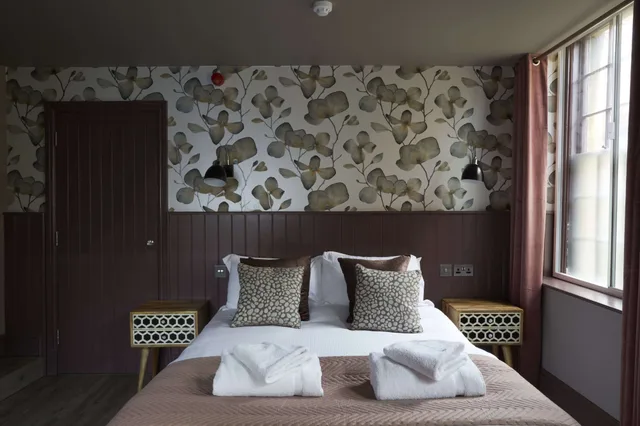 Classic, Double Bed, Archangel 1/2