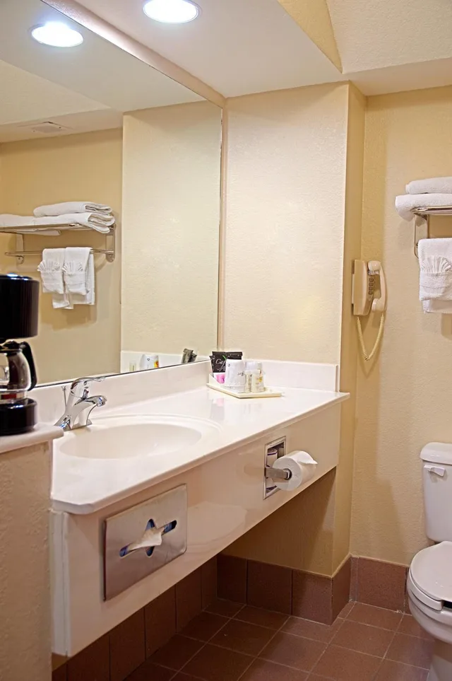 غرفة بسريرين كوين لذوي الإعاقة، Super 8 by Wyndham Irving/DFW Apt/North 4/5