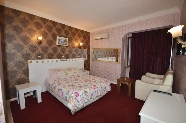 غرفة عائلية بسرير مزدوج وسرير فردي، Otel Antik 3/8