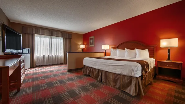Room, King Bed, Freeway Side، Best Western Diamond Bar Hotel & Suites 3/6