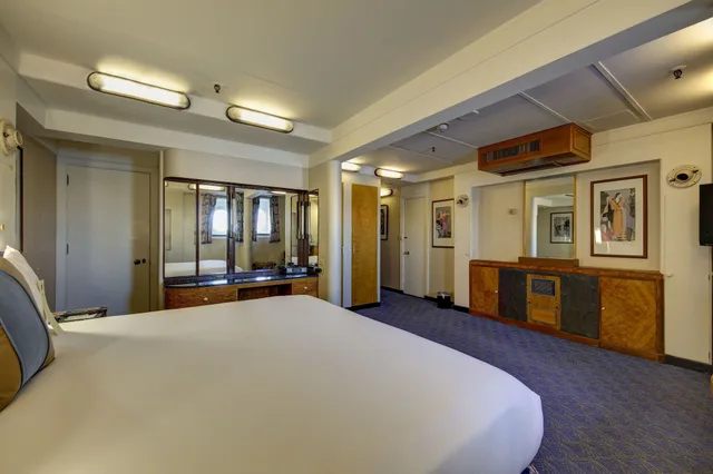 جناح بسرير كينج مع أريكة، The Queen Mary 3/8