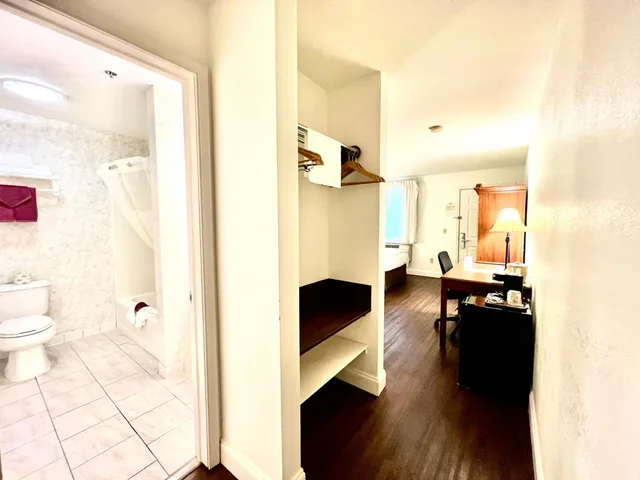 Village, 2 Double Beds, Pet Friendly، Inn at Cemetery Hill 9/9