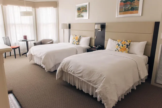 Luxury, Double Bed, Newbury Guest House 3/4