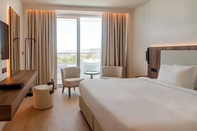 Superior, King Bed, Inland View، Grecian Sands Hotel 1/1