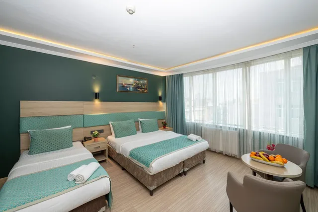 Room, Triple, 1 Double and 4 Single Beds، The Ottoman City Hotel 2/3
