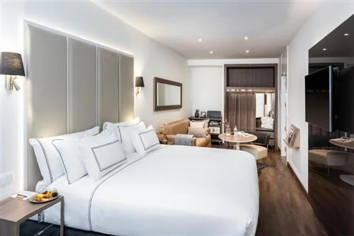 غرفة ثلاثية، Melia Madrid Serrano 1/1