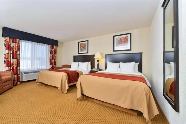 غرفة قياسية بسريرين كوين، Quality Inn Suites Farmington 1/5