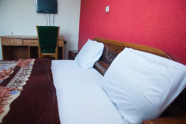Royal, Suite, King Bed, Alfoscar Hotel & Suites 3/5