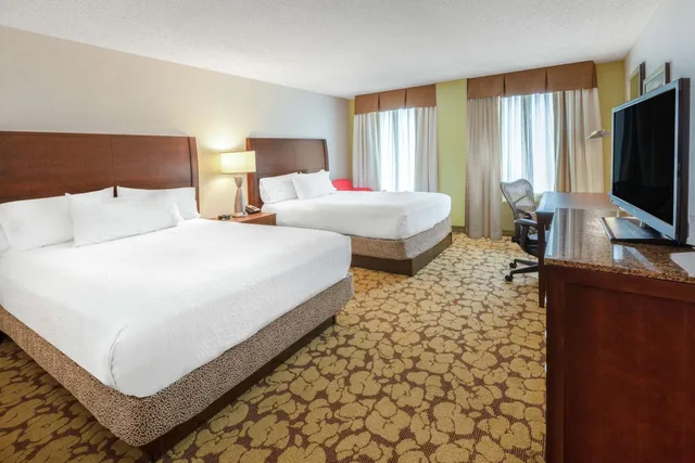 غرفة بسرير كينج وسرير كوين لذوي الإعاقة، Hilton Garden Inn Pittsburgh University Place 2/6