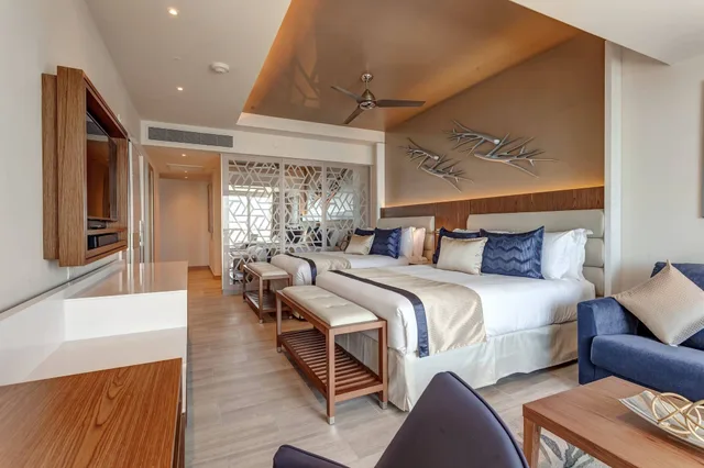 Luxury, Suite, King Bed, Sunset View, Sofa، Royalton CHIC Cancun, An Autograph Collection (ex Royalton Cancun) 3/10