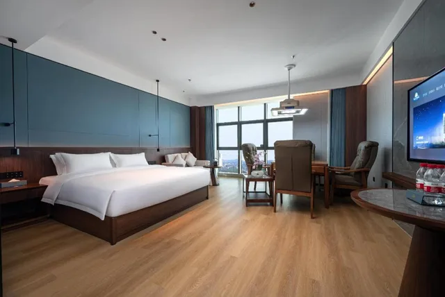 Mahjong, Business, King Bed, Days Hotel by Wyndham Changsha East 1/5