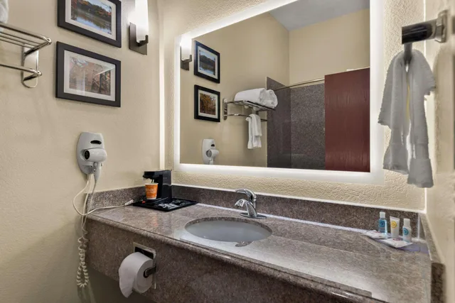 Efficiency, Suite, King Bed، Comfort Inn and Suites Atoka 3/4