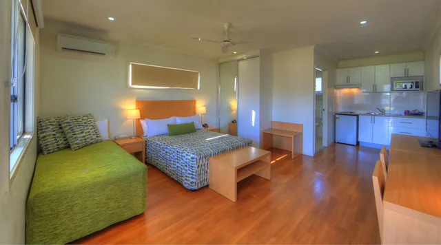 فيلا تنفيذية بسرير كوين بمطبخ صغير، CHINCHILLA MOTOR INN 1/3