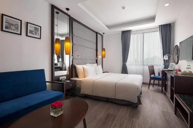جناح جونيور بإطلالة على المدينة، Hanoi Bonsella Hotel 1/3