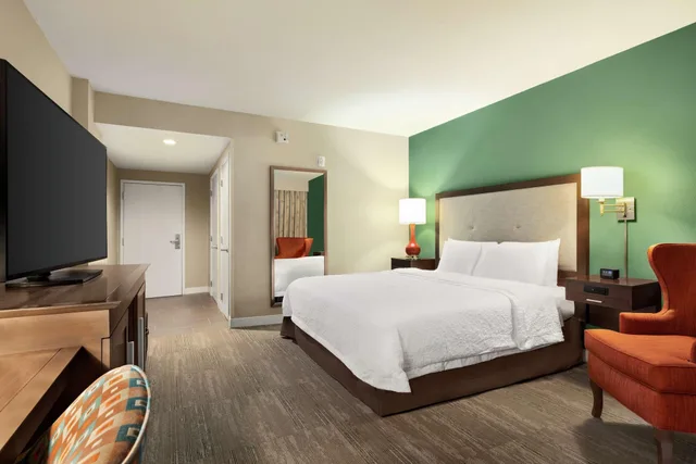 غرفة قياسية بسرير كينج، Hampton Inn And Suites New Orleans Conv Center 1/5